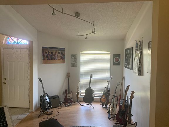 4th image of 12448 Antler Hill Dr N