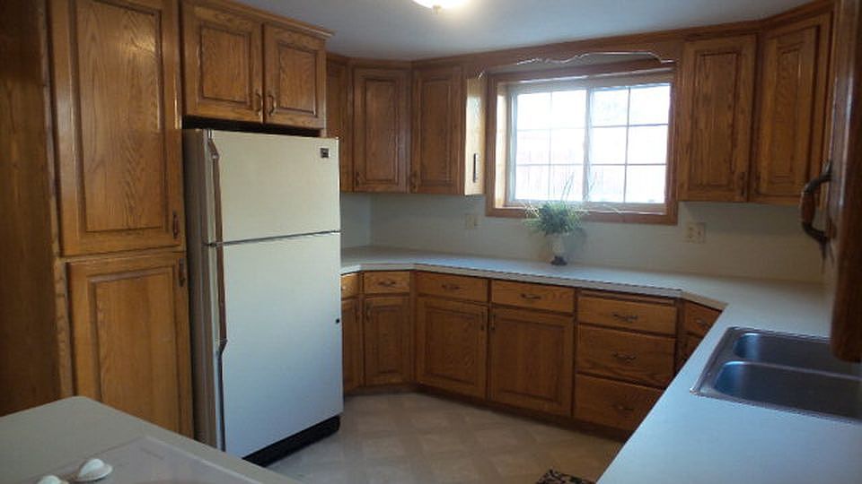 1st image of 646 Crestview Ave