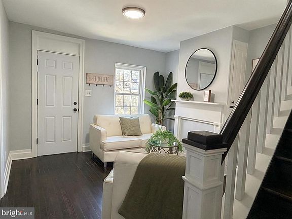 5th image of 230 Spring St
