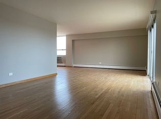 9001 W Golf Rd #9B, Des Plaines, IL 60016