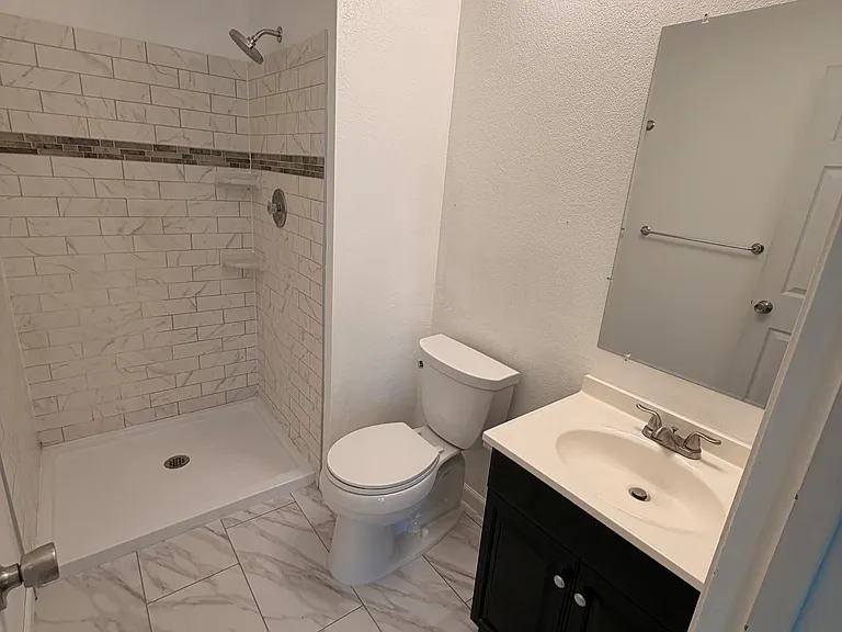 1609 S Ivory Cir #B — Photo 14