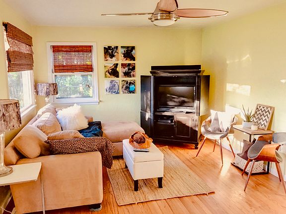 2nd image of 1008 Oriole St