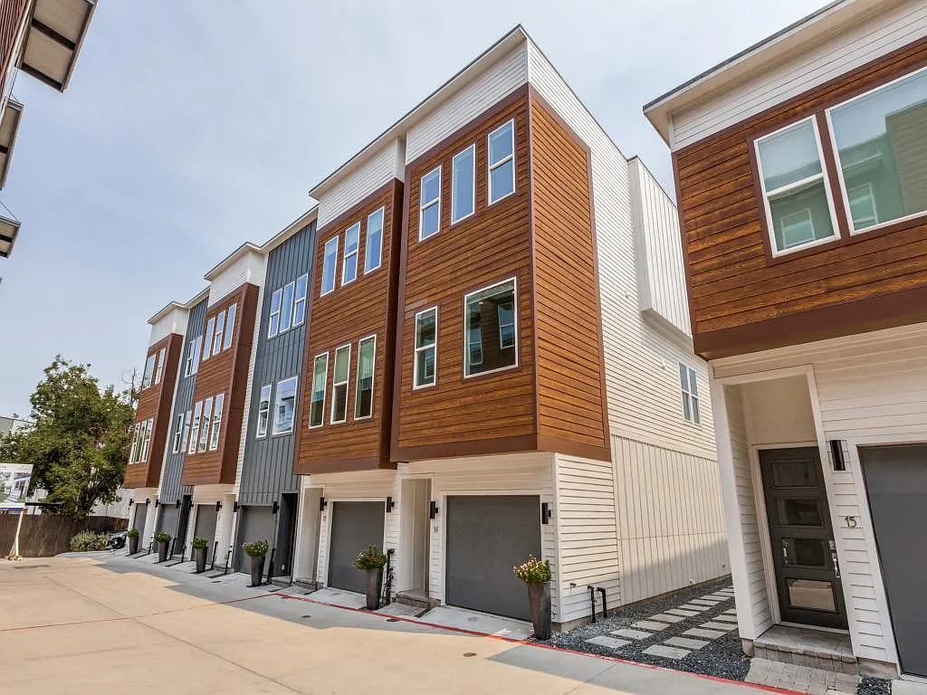 2 bed, 2.0 bath, 1591 sqft, $4,150 — Photo 3