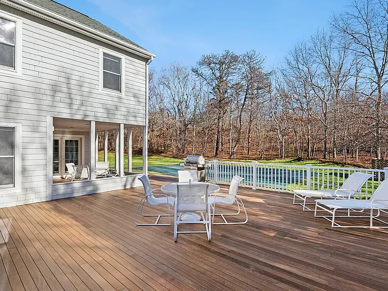 1611 Deerfield Rd — Photo 5