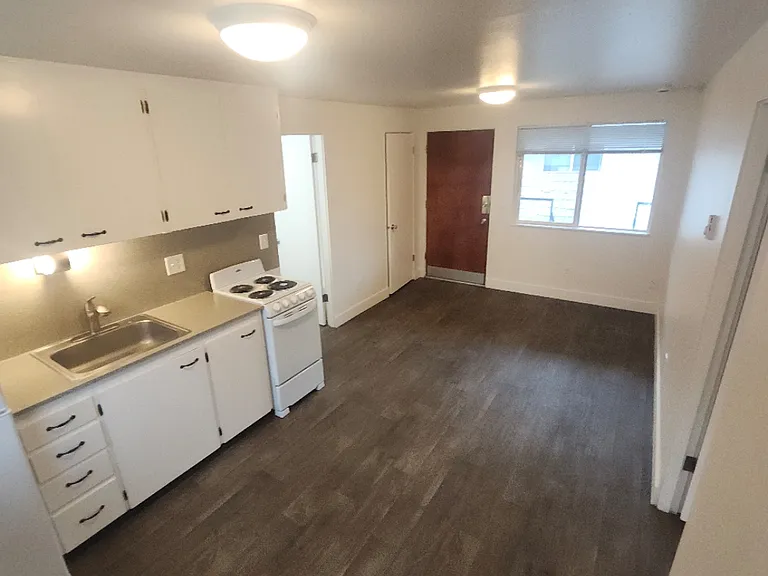3041 NE 143rd St — Photo 3