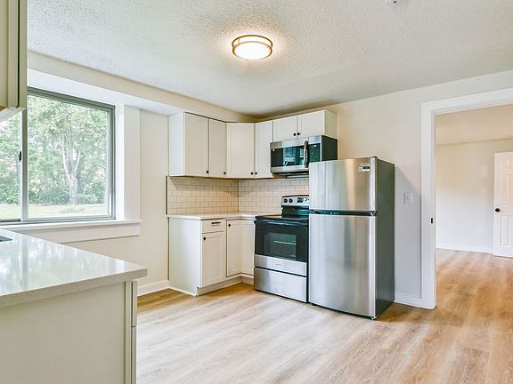 3rd image of 190 E Leawood Ave #5
