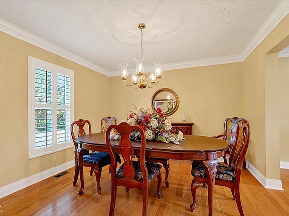 4th image of 7755 Carly Ct