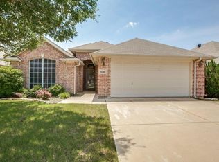 9148 Winding River Dr, Fort Worth, TX 76118