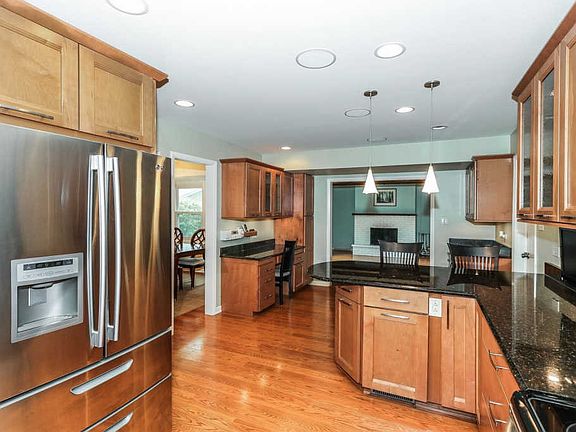 2nd image of 523 Bristol Ln