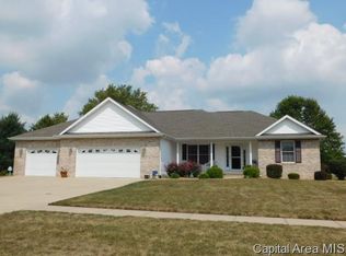 917 E Spruce St, Chatham, IL 62629