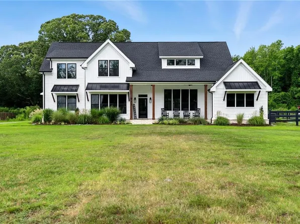 937 Indian Creek Rd, Chesapeake, VA 23322
