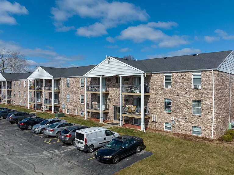 Parkside Apartments — Photo 6
