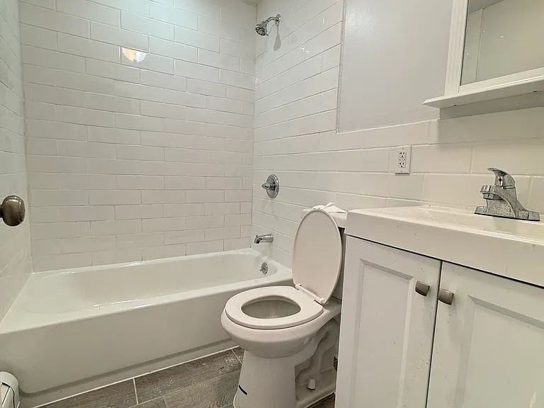 34 Seafoam St — Photo 7