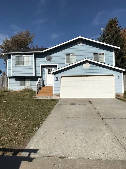 1892 Peggys Ln