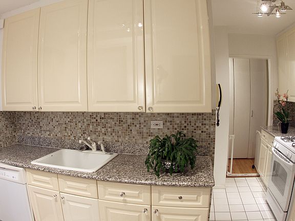 3rd image of 401 E 89th St APT 2N