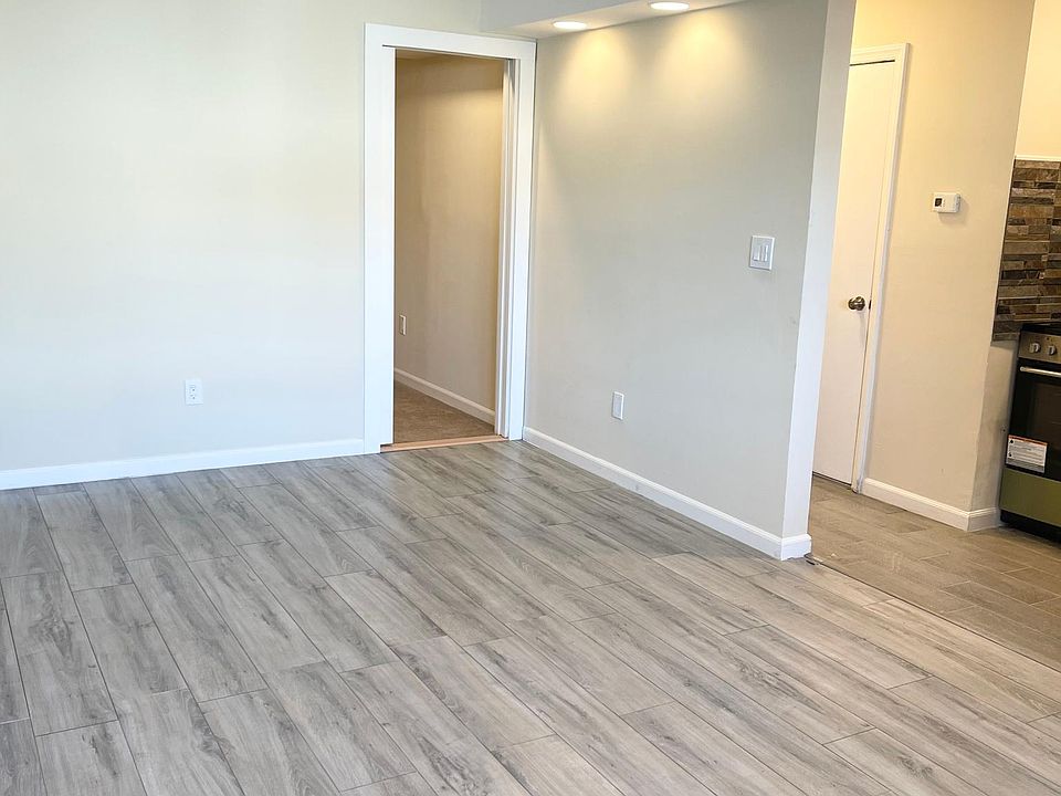 1st image of 105 Pell Pl #1