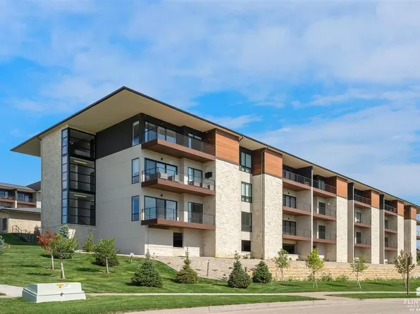 3022 Fieldhouse Cir #107, Manhattan, KS 66503