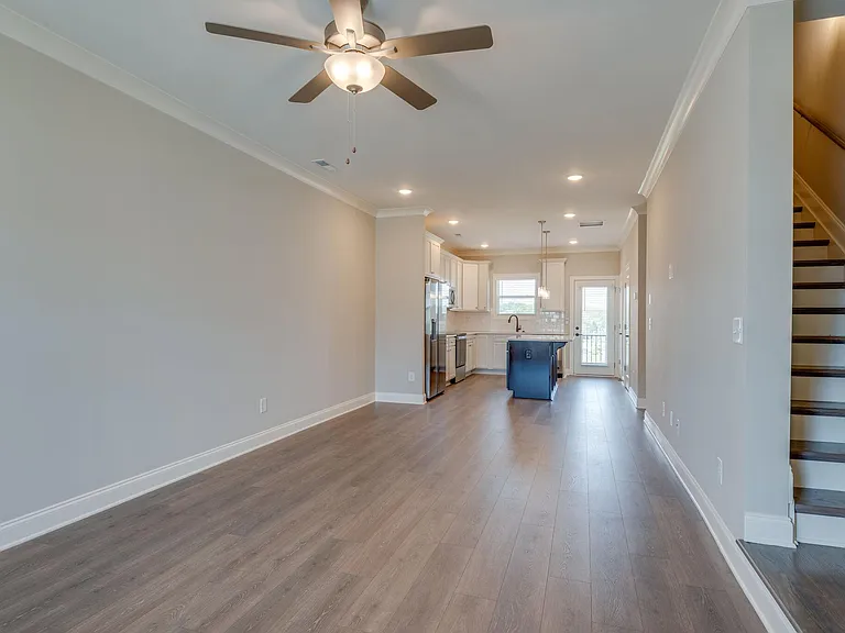 410 Portsdale Dr — Photo 3