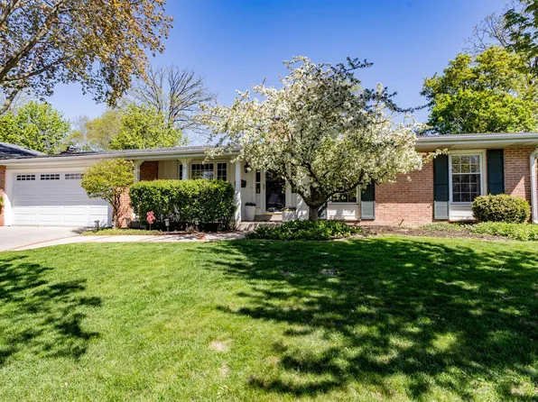 N86W15828 Riverside Bluff ROAD, Menomonee Falls, WI 53051