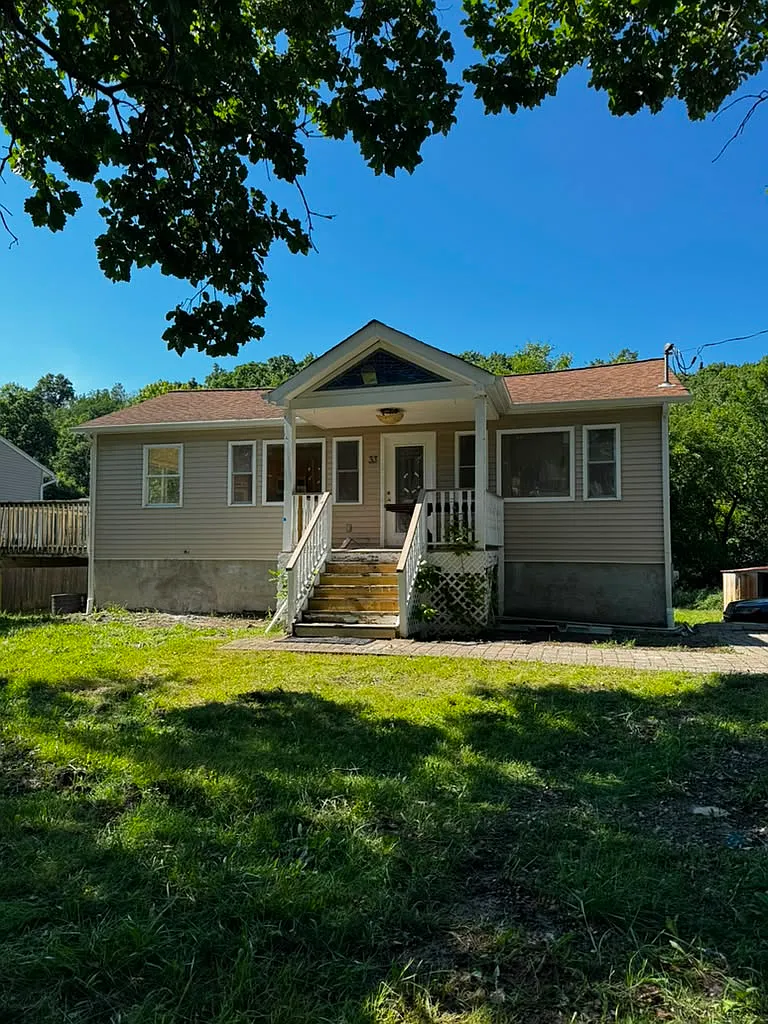 3 bed, $3,200 — Photo 1