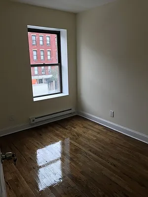 Rented by Salon Realty Corp | media 11