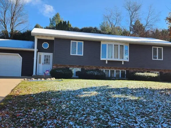 1555 West Golf Drive, Platteville, WI 53818