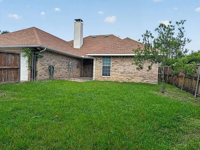 7601 King Arthur Rd — Photo 16