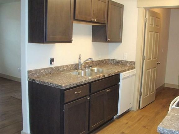4th image of 16604 Mellie Ct #16604