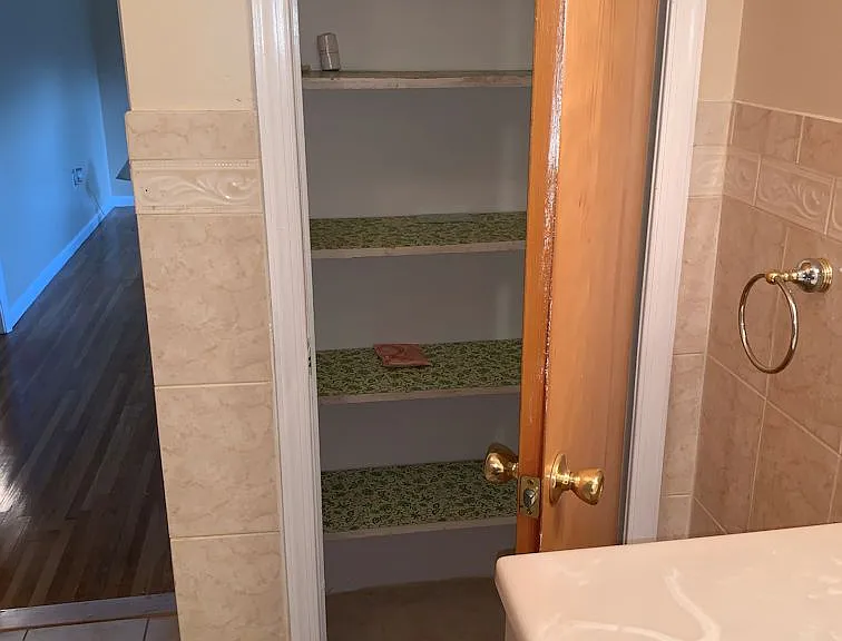 Master Bedroom Utility / Towel Closet