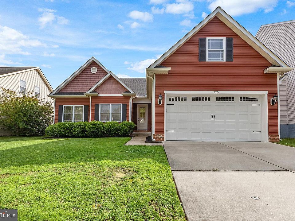 1st image of 225 Bethune Dr