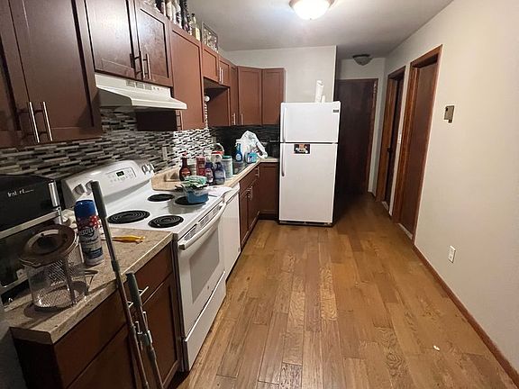 3rd image of 220 S Holly Ave #21