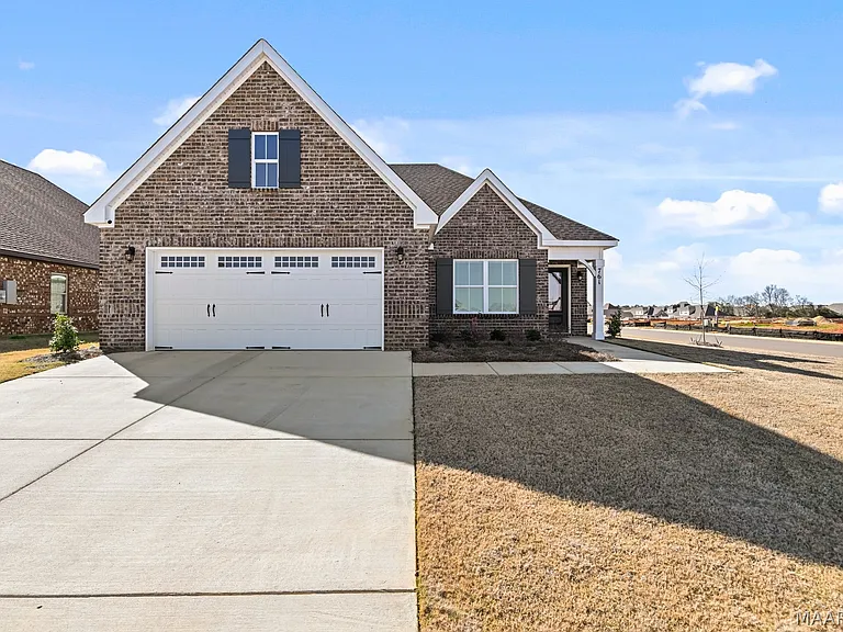 761 Harbin Dr — Photo 1