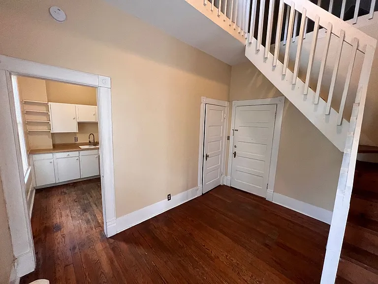 111 Adams St — Photo 15