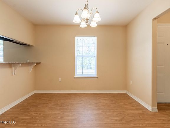 5th image of 21643 Sandstone Ln