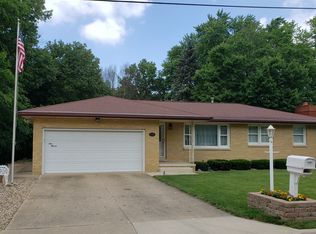 111 Field Grove Rd, East Peoria, IL 61611