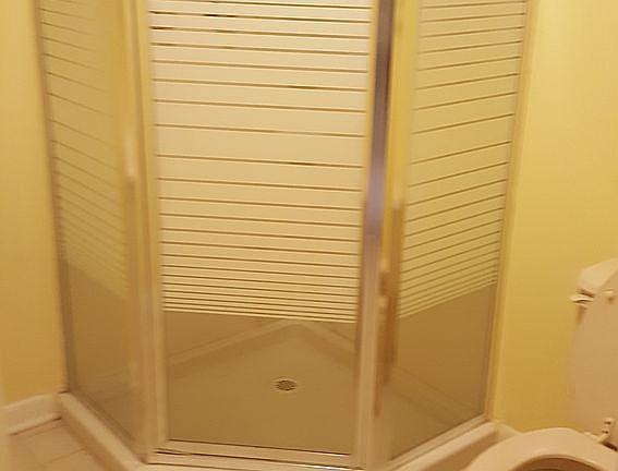 4th image of 821 Valley Dr