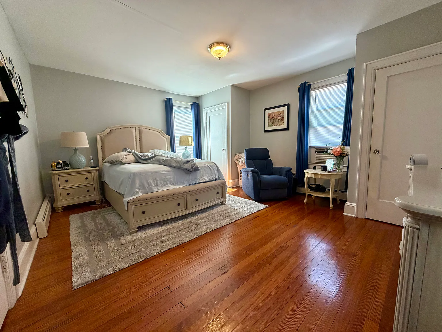 3 bed, 1.5 bath, 1350 sqft, $2,500 — Photo 3