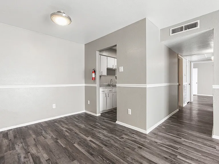 Mountain Creek Apartments — Photo 9