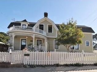 517 12th St, Pacific Grove, CA 93950