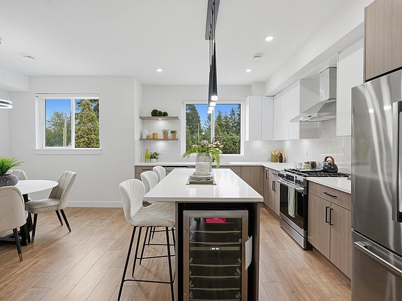 4th image of 5629 King George Blvd #22