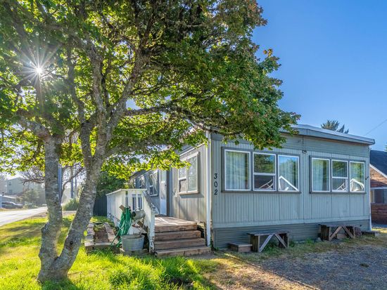 302 SE Neptune Ave, Lincoln City, OR 97367