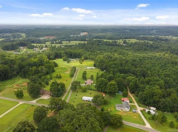 2nd image of 138 Stump Hill Trl
