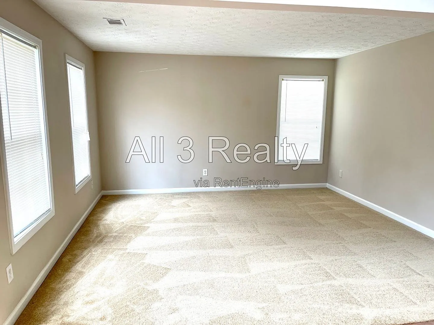 4 bed, 2.5 bath, 2698 sqft, $2,195 — Photo 4