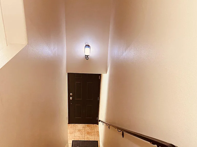 2410 N Naomi St #114 — Photo 7