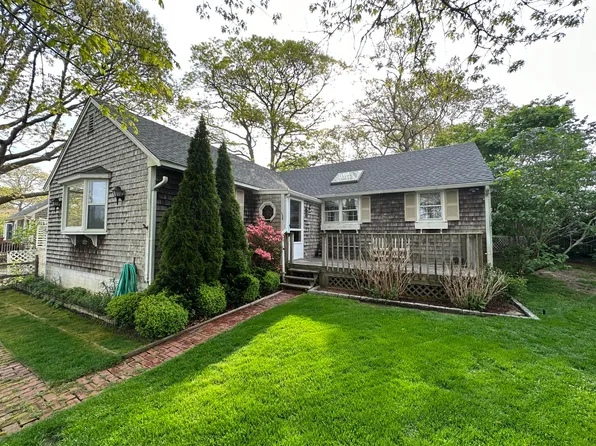 84 Pine Tree Rd, Tisbury, MA 02568