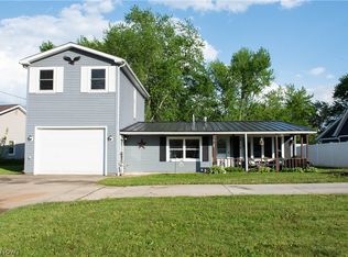 12197 Melody Ln, Grafton, OH 44044