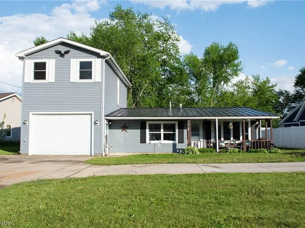 12197 Melody Ln, Grafton, OH 44044