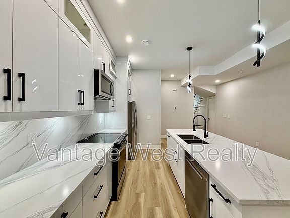 5th image of 1667 Highland Dr N