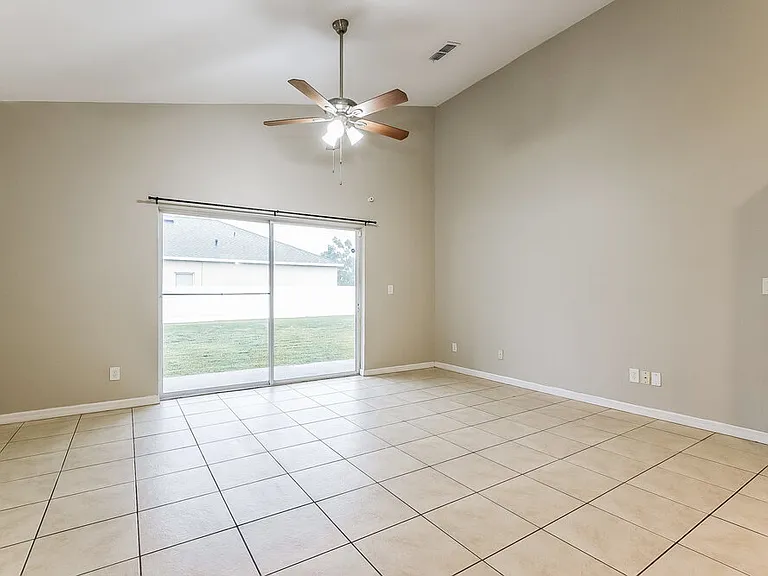 2101 Woodsedge Dr — Photo 8
