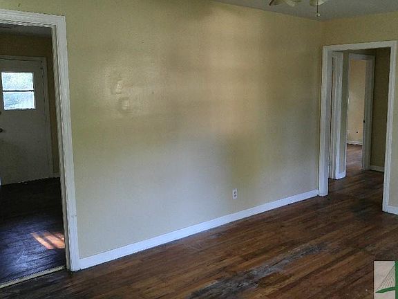 5th image of 1313 E 70th St